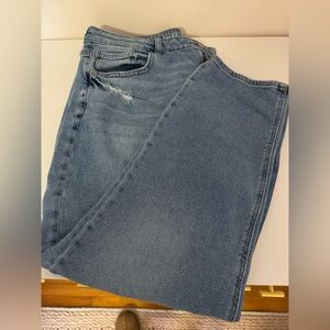 American Eagle Size 14 Short Stretch High Rise Mom Jean Distressed Light Wash